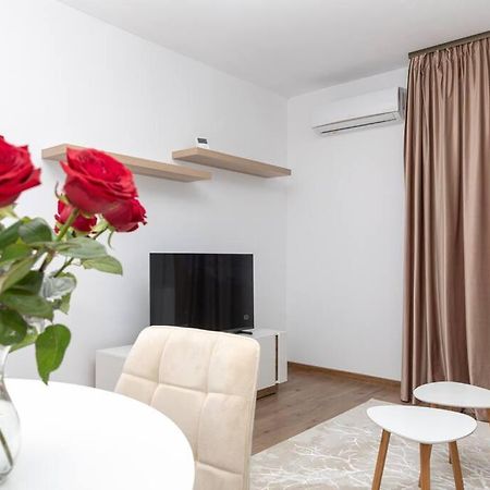 Enescu 3 City Center Flat ทิมิชัวรา ภายนอก รูปภาพ