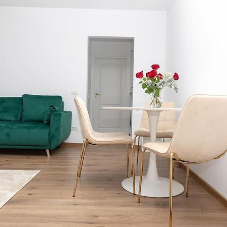 Enescu 3 City Center Flat ทิมิชัวรา ภายนอก รูปภาพ