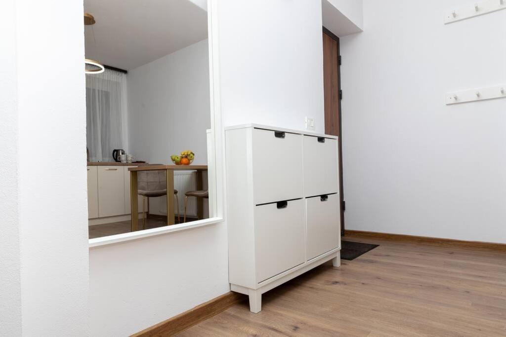 Enescu 3 City Center Flat ทิมิชัวรา ภายนอก รูปภาพ