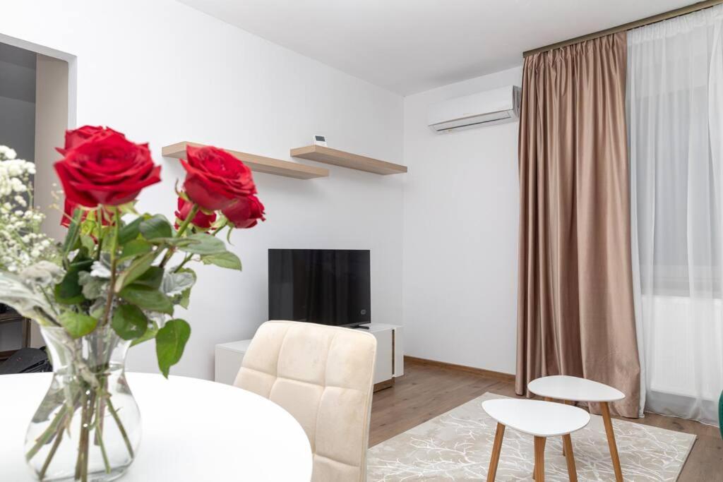 Enescu 3 City Center Flat ทิมิชัวรา ภายนอก รูปภาพ