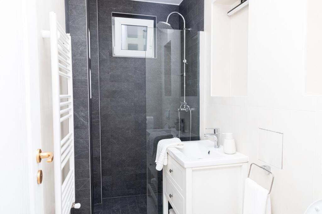 Enescu 3 City Center Flat ทิมิชัวรา ภายนอก รูปภาพ