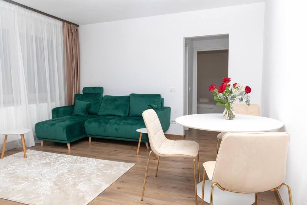 Enescu 3 City Center Flat ทิมิชัวรา ภายนอก รูปภาพ
